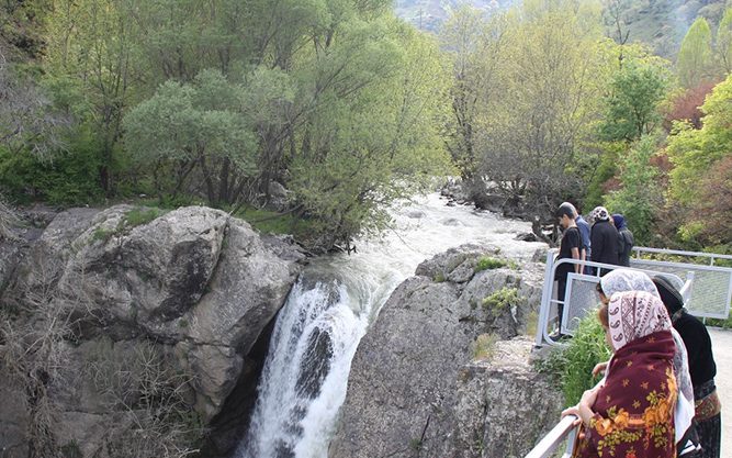 راه دسترسی به آبشار شلماش